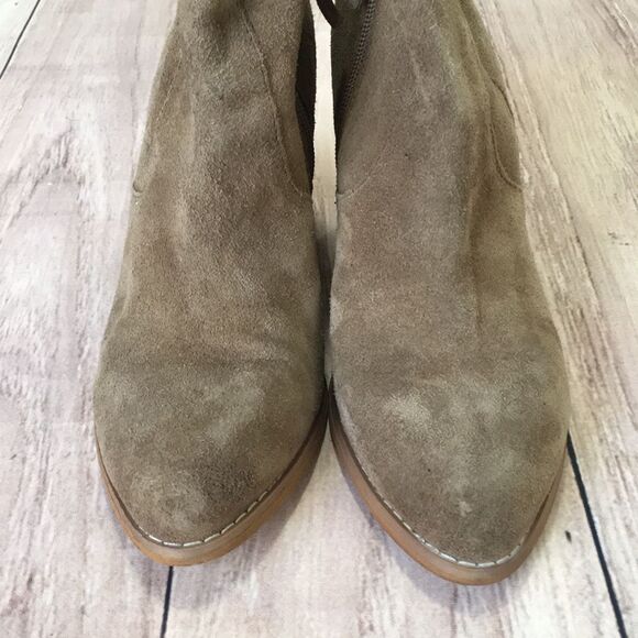 T&B Taupe Leather Block Heel Zip Ankle booties - Picture 6 of 10